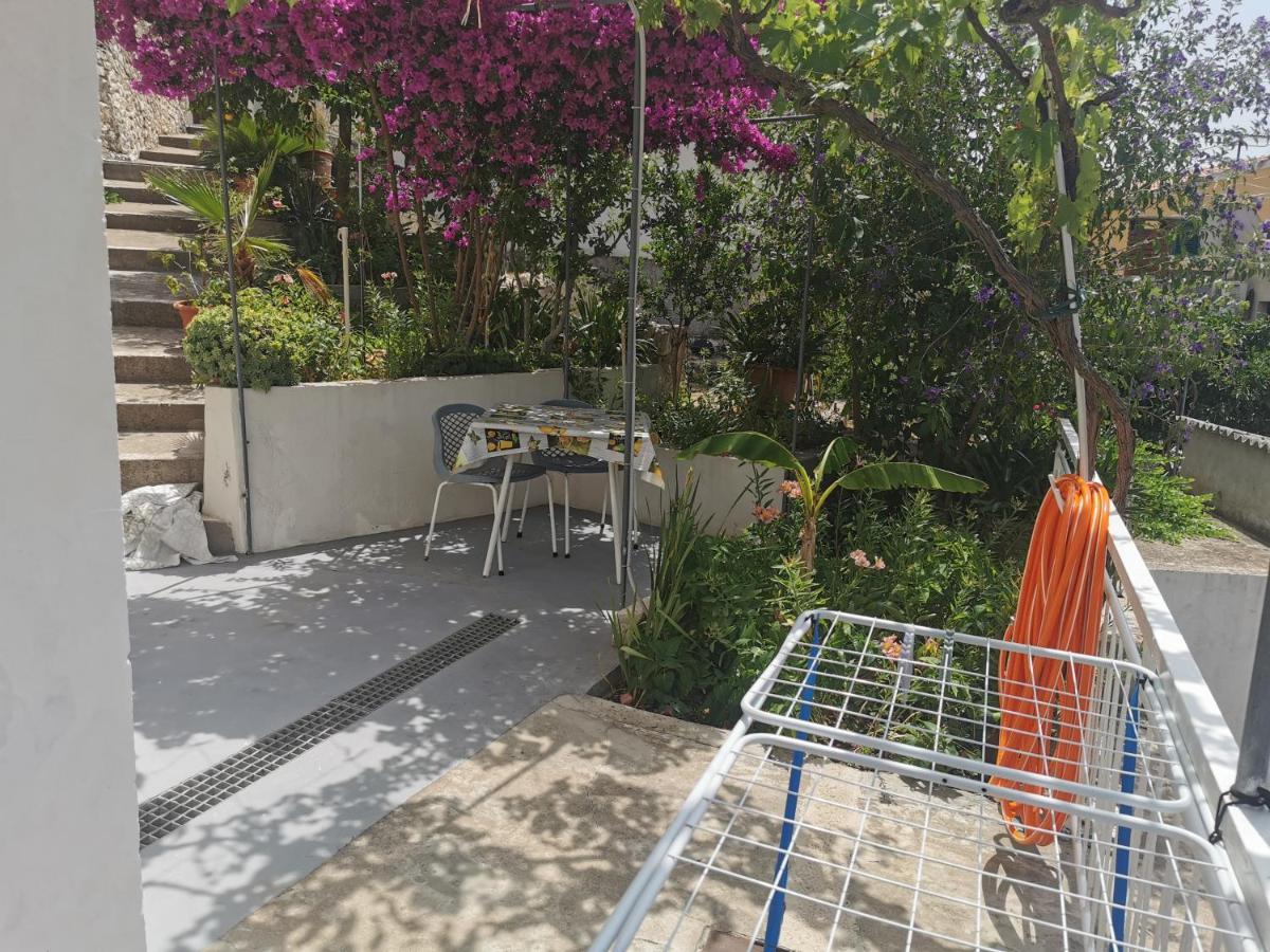 Apartman Tudor Kuzma Hvar Esterno foto