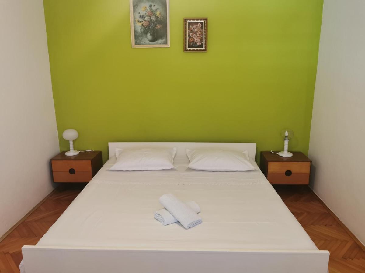 Apartman Tudor Kuzma Hvar Esterno foto